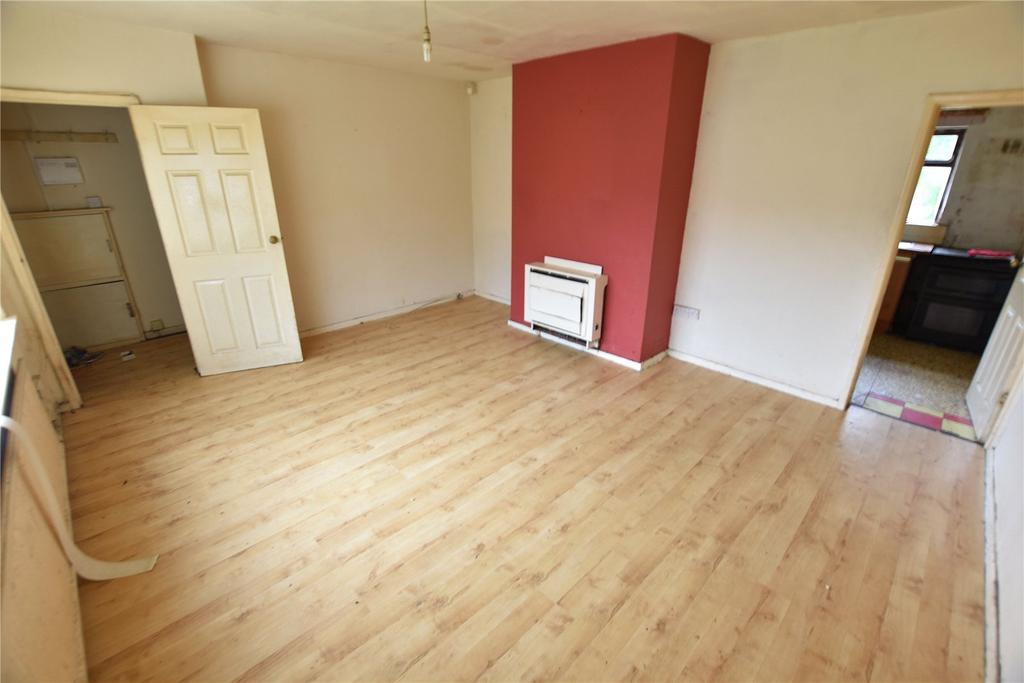 Newgate Drive, Little Hulton... 3 bed semidetached house £75,000
