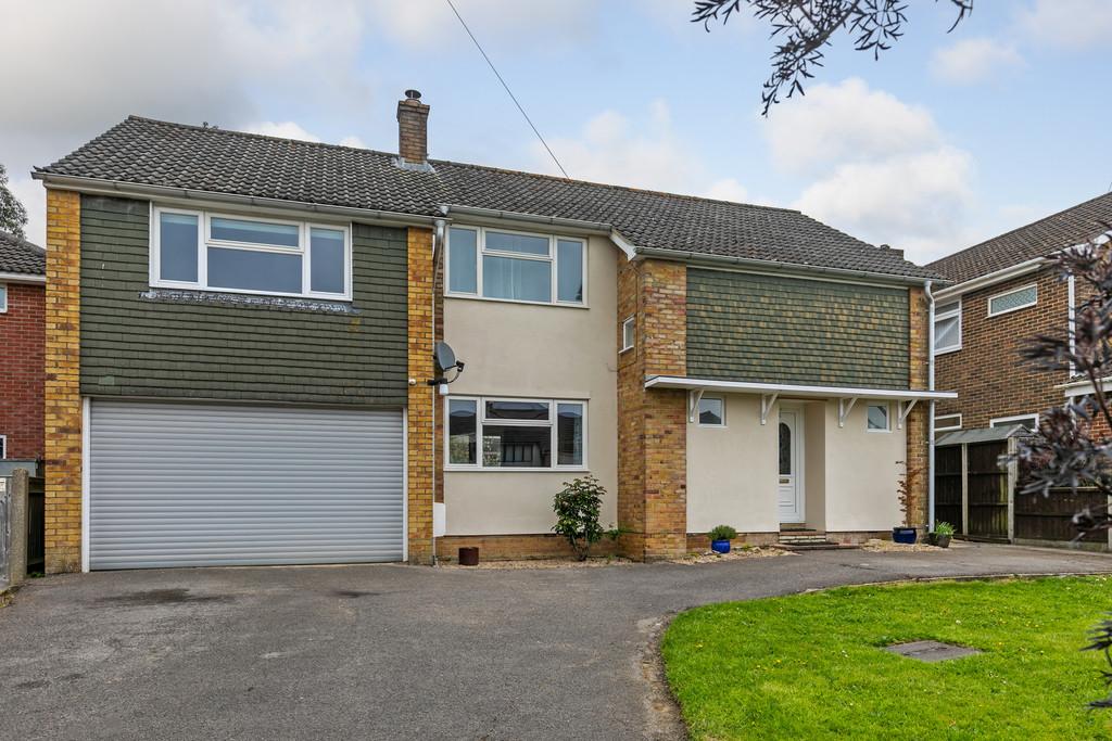 Oakwood Avenue, Otterbourne, Winchester, SO21 4 bed detached house for