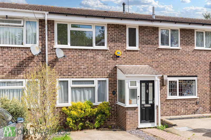Tovey Close, Nazeing 3 bed terraced house for sale £379,995