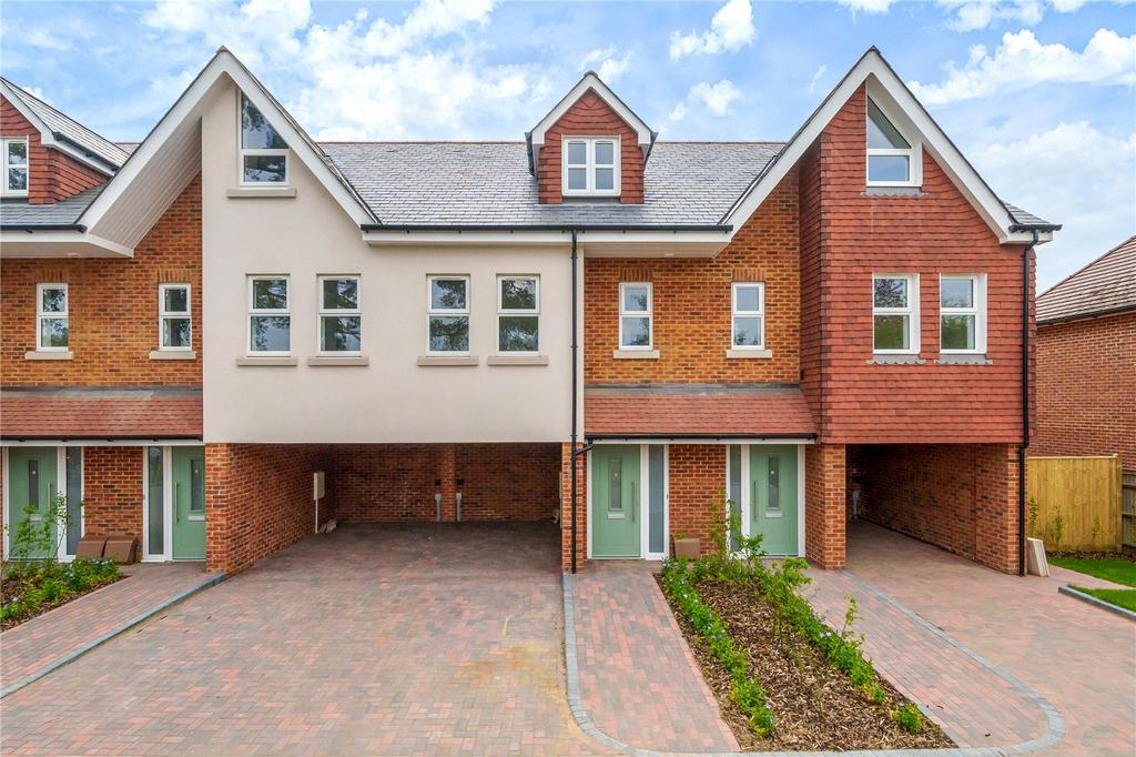 Paddock Wood, Tonbridge 3 bed terraced house for sale £450,000