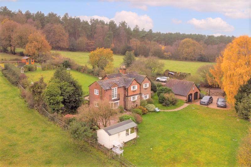 Fair Oak, Eccleshall 4 bed detached house £800,000
