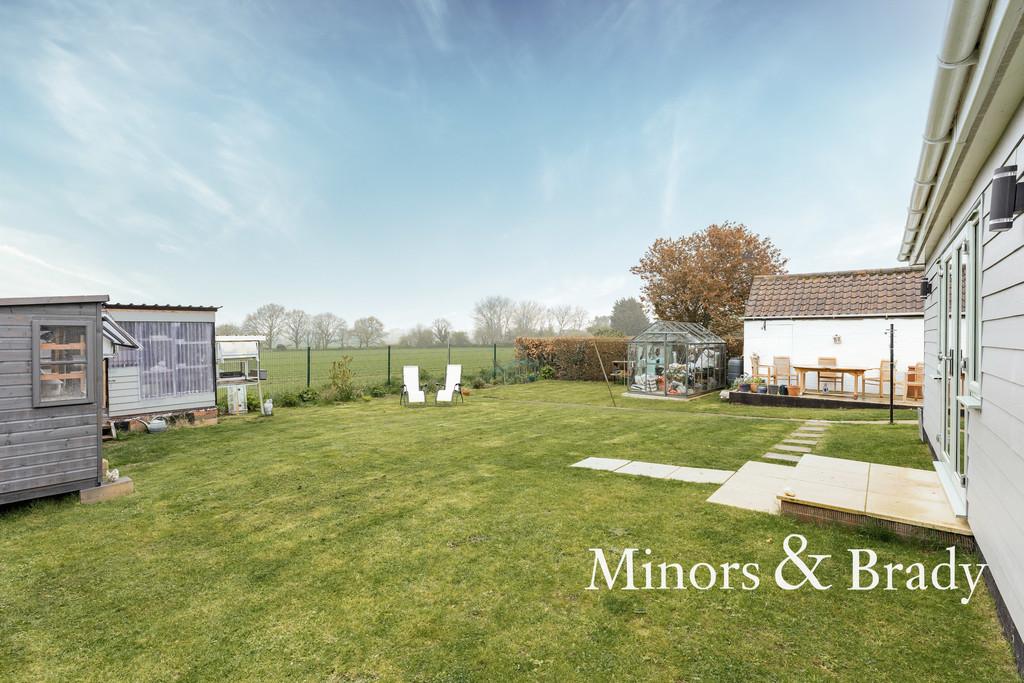 Skeyton Road, North Walsham 3 bed detached bungalow for sale £415,000