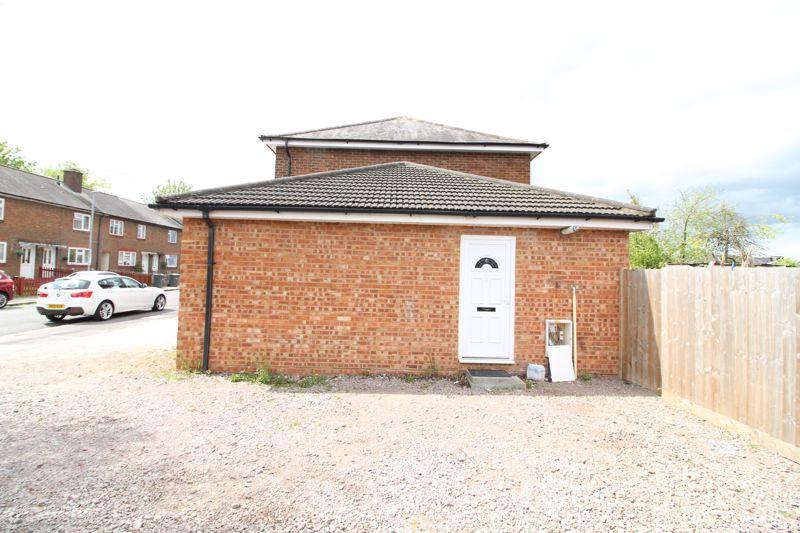 Trent Road, Luton 1 bed apartment £700 pcm (£162 pw)