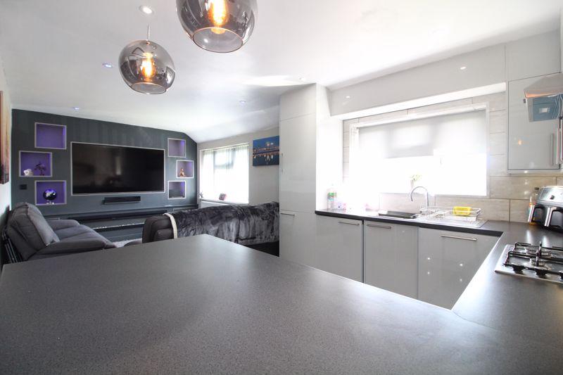 CHAIN FREE on Long Cutt, St. Redbourn 1 bed flat for sale £280,000