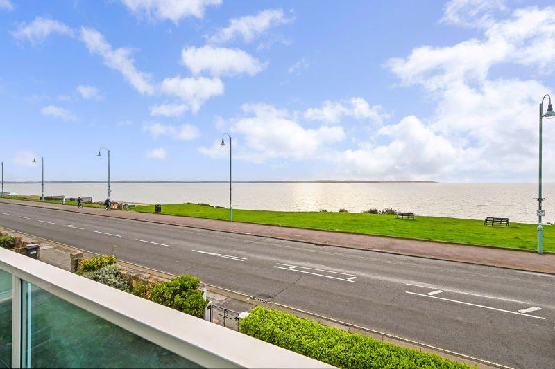 Marine Parade West, LeeOnTheSolent, PO13 5 bed link detached house