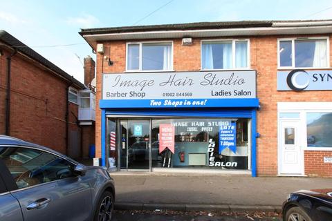 Hairdresser and barber shop for sale, 17 & 17 A Bilbrook Road, Codsall. WV8 1EU