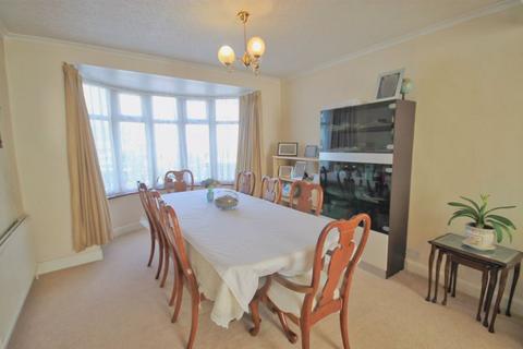4 bedroom end of terrace house for sale, Dawlish Avenue, Greenford