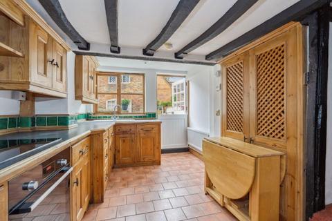 2 bedroom character property to rent - Church Street, Chesham Old Town