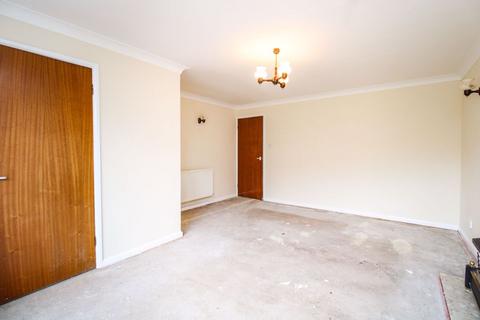 17 Hazel Grove, Leek, ST13 8UU