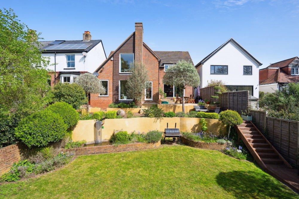 Orchard Grove, Chalfont St. Peter, Gerrards Cross, Buckinghamshire 4