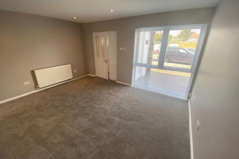 3 bedroom property to rent, Chichester Way, Feltham
