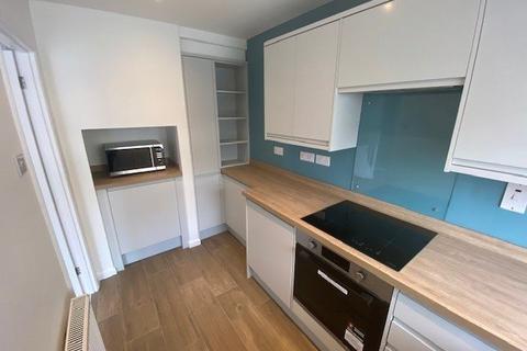 3 bedroom property to rent, Chichester Way, Feltham
