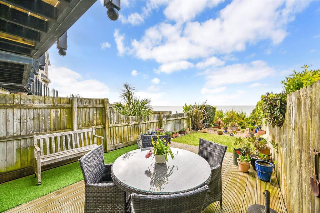 Lower Corniche, Hythe, Kent, CT21 4 bed terraced house for sale £550,000