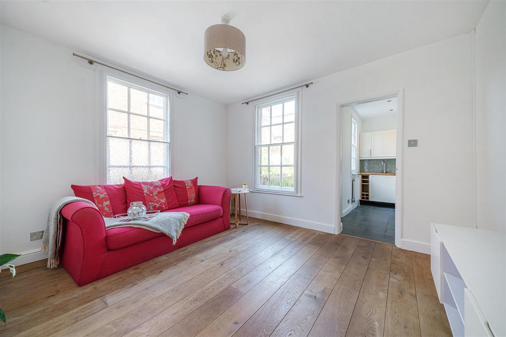 Prince Consort Cottages, Windsor 1 bed apartment £325,000