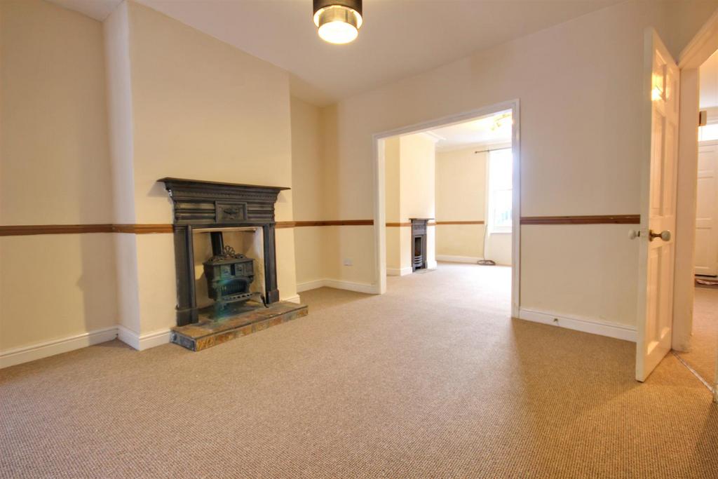 Minster Beverley 3 bed house £795 pcm (£183 pw)