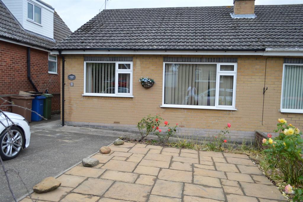 Willows Drive, Hornsea 2 bed bungalow to rent £675 pcm (£156 pw)