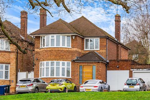 29 Chiddingfold, London, N12 7EX