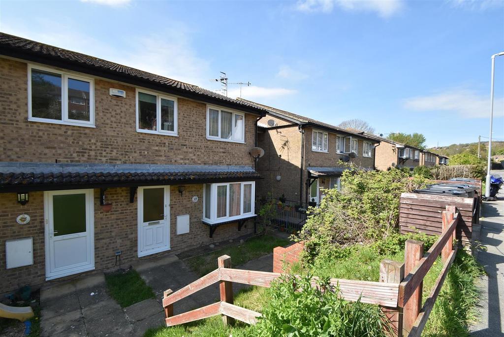 Pinders Road, Hastings 2 bed flat £900 pcm (£208 pw)