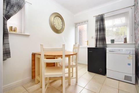 3 bedroom semi-detached house for sale, Park Avenue, Outwood, Wakefield, West Yorkshire