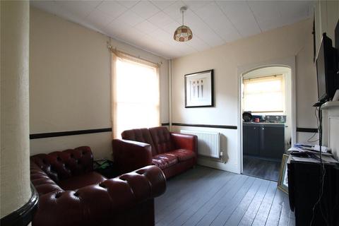 2 bedroom apartment to rent - Radbourne Road, London, SW12