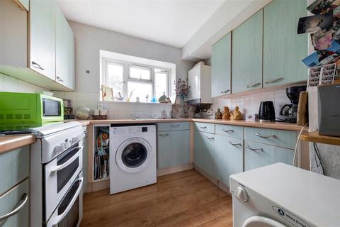 2 bedroom flat for sale - Swiftsden Way, Bromley