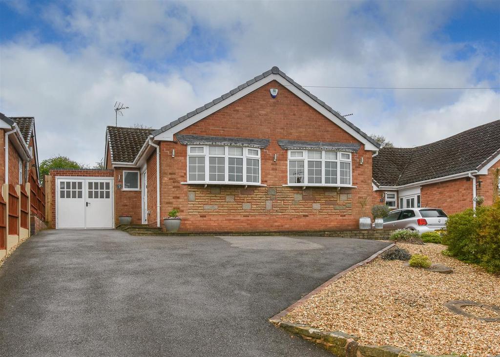 9 Brick Kiln Lane, Dudley 3 bed detached bungalow for sale £495,000