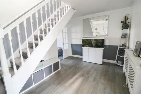 3 bedroom semi-detached house for sale - Hastingwood Road, Hastingwood, Harlow