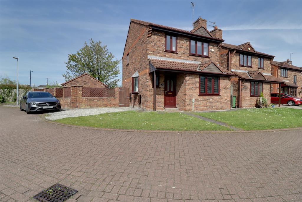 Sidings Court, Brough 3 bed detached house to rent £1,000 pcm (£231 pw)