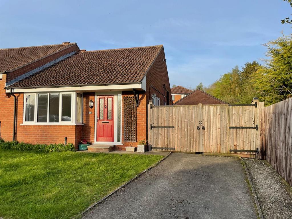 West Lund Lane, Kirkbymoorside, York 2 bed semidetached bungalow for