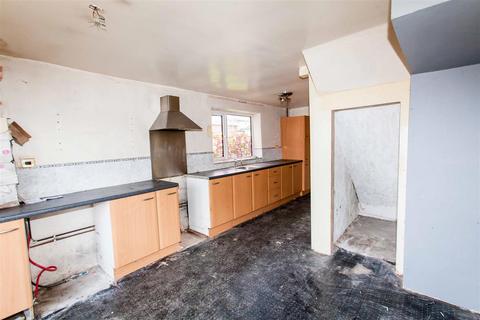 3 bedroom semi-detached house for sale - Houfton Road, Bolsover, Chesterfield
