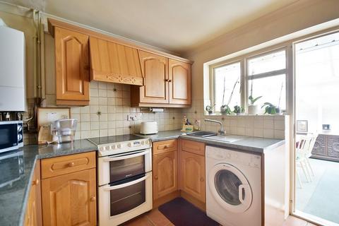 23 Bettertons Close, Fairford, GL7 4HY