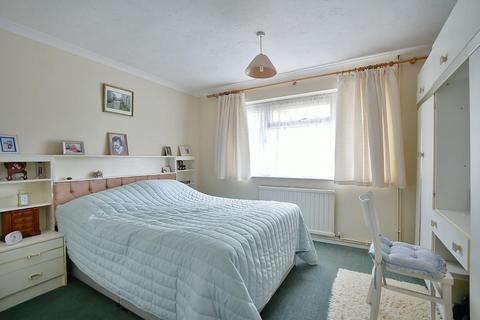 23 Bettertons Close, Fairford, GL7 4HY