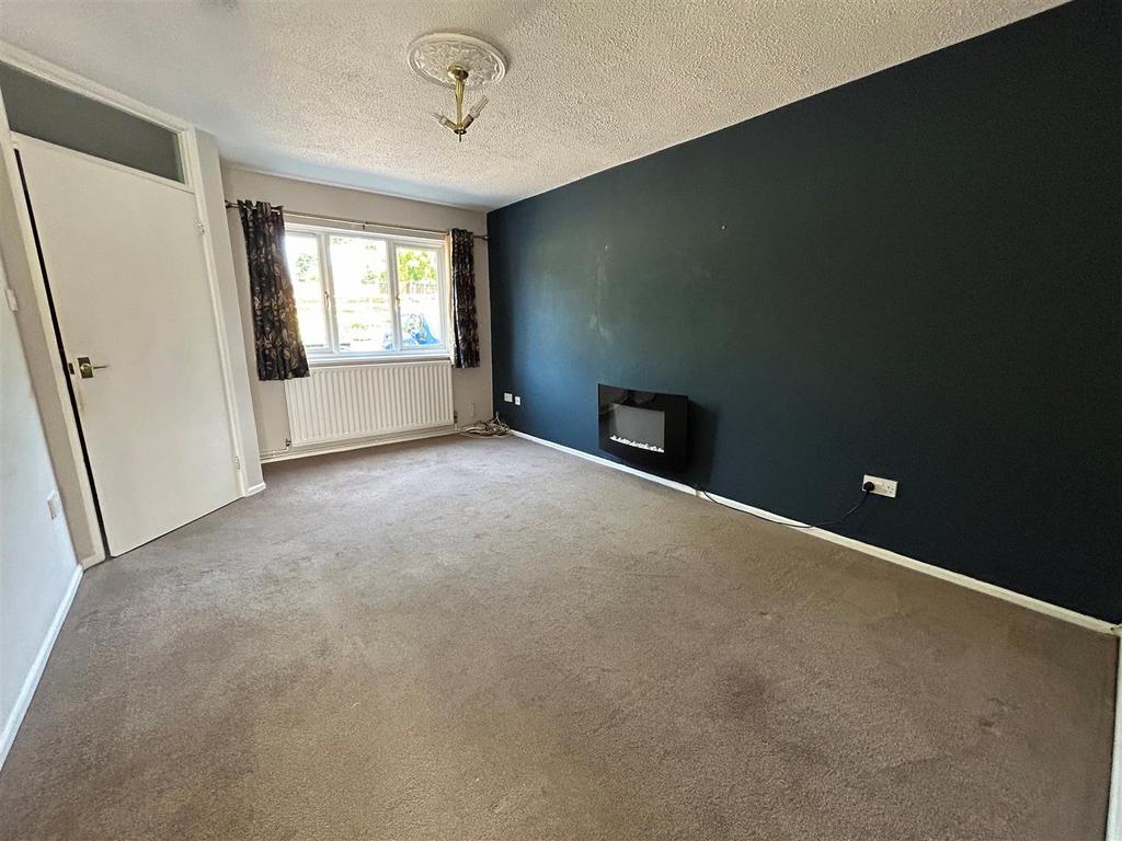 Hawes Lane, Rowley Regis, West Midlands 3 bed terraced house for sale
