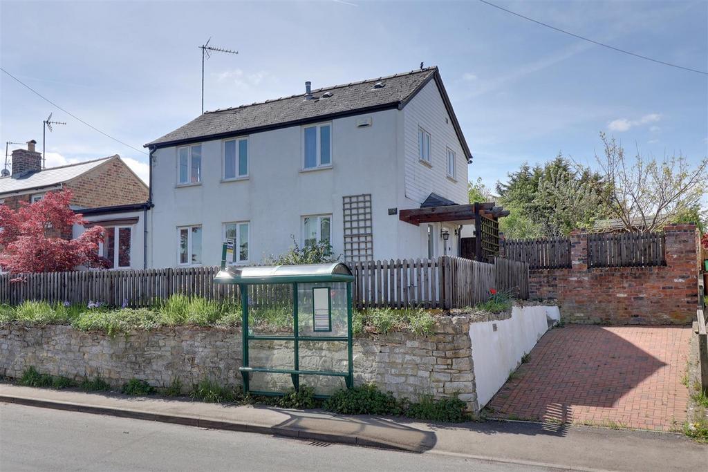 Horsefair Street, Charlton Kings, Cheltenham 3 bed link detached house
