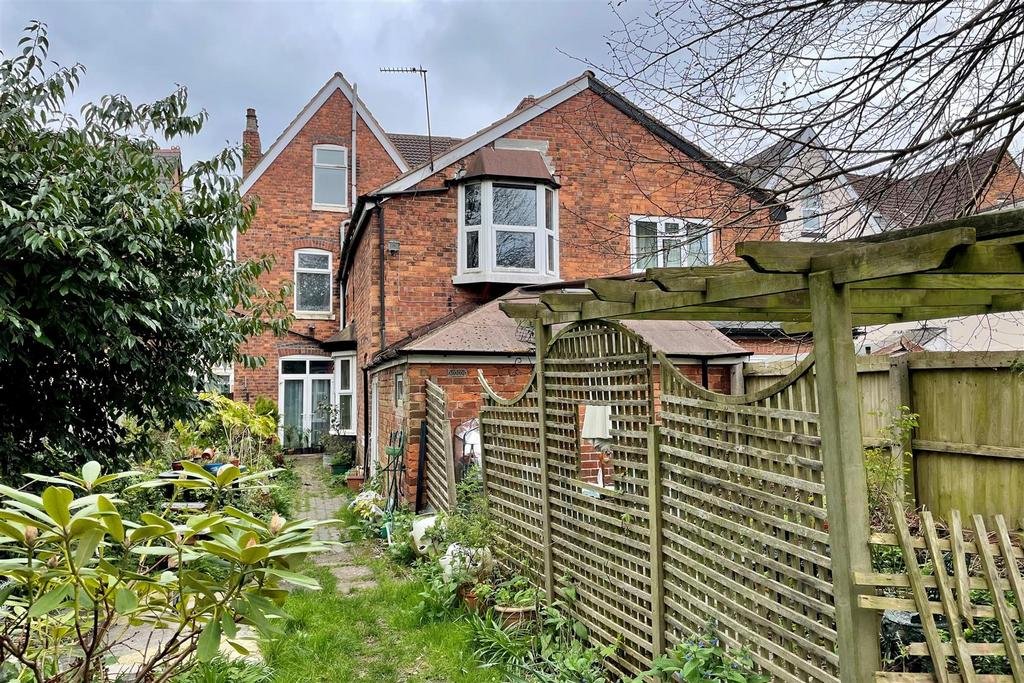349 Gillott Road 18.jpg