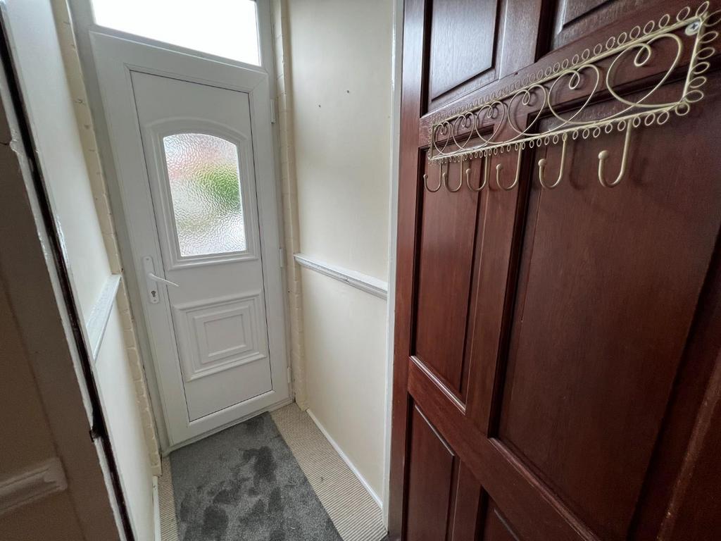 Lime Avenue, Staveley, Chesterfield 2 bed semidetached house £700