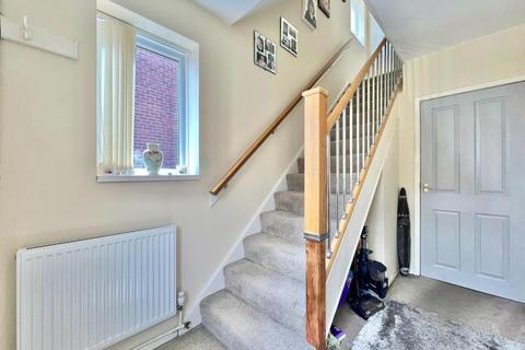 17 Clayroyd, Worsbrough, Barnsley, S70 5ET