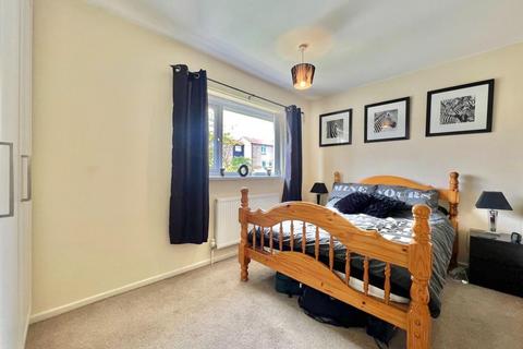 17 Clayroyd, Worsbrough, Barnsley, S70 5ET