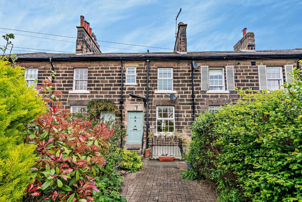 Crab Lane, Harrogate, HG1 3BG 2 bed terraced house for sale £240,000
