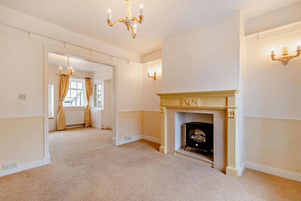 Crab Lane, Harrogate, HG1 3BG 2 bed terraced house for sale £240,000