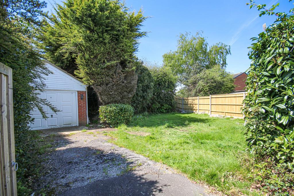 Everton Road, Hordle, Lymington, SO41 2 bed property with land for sale