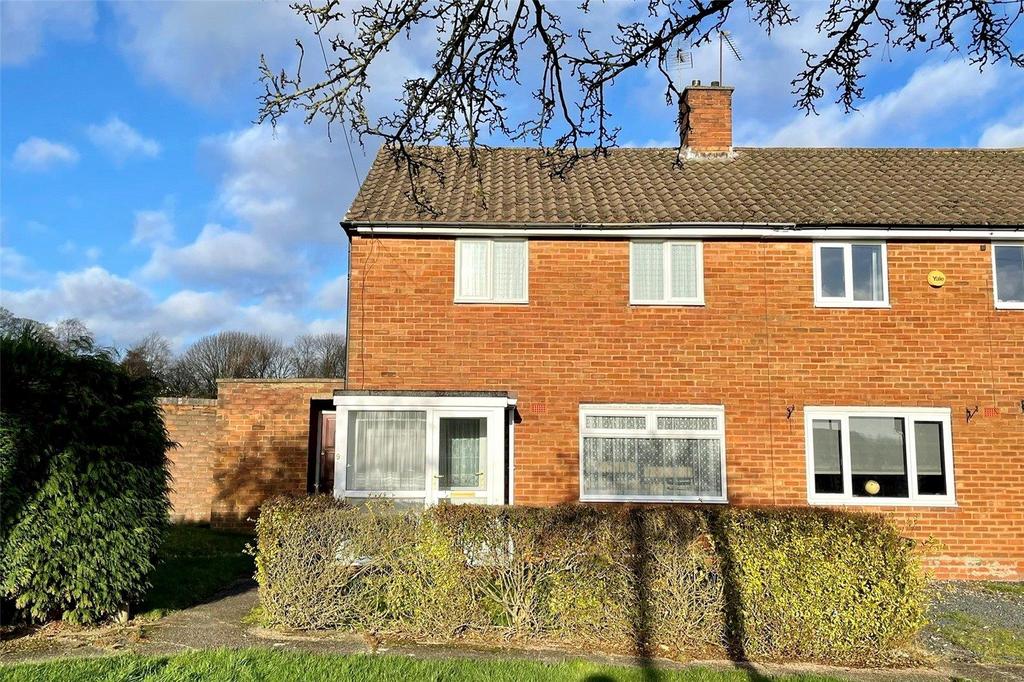 Seven Acres Road, Halesowen, West Midlands 2 bed semidetached house