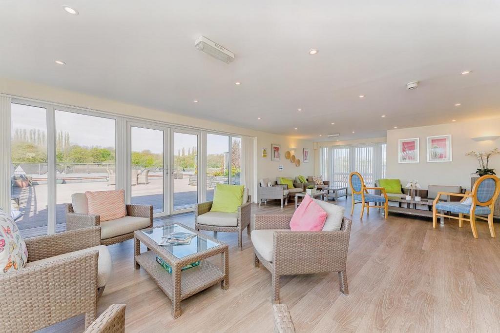 8549357-interior13 (Medium).JPG