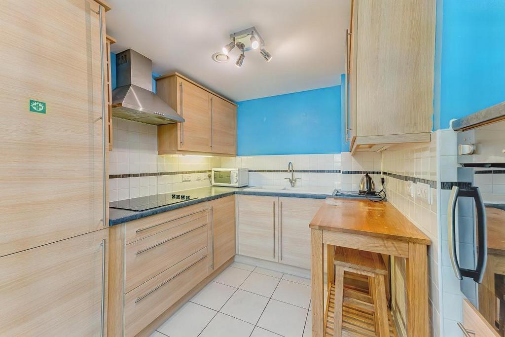 8549357-interior01 (Medium).JPG