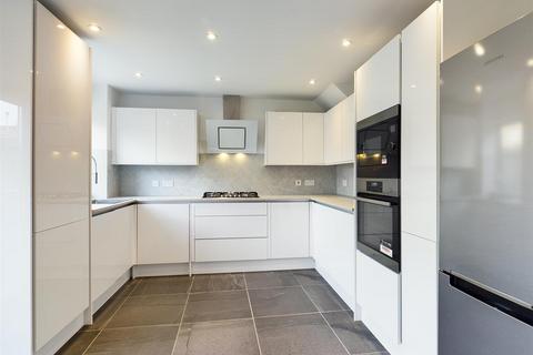 8 Middlefields, Croydon, CR0 9LF