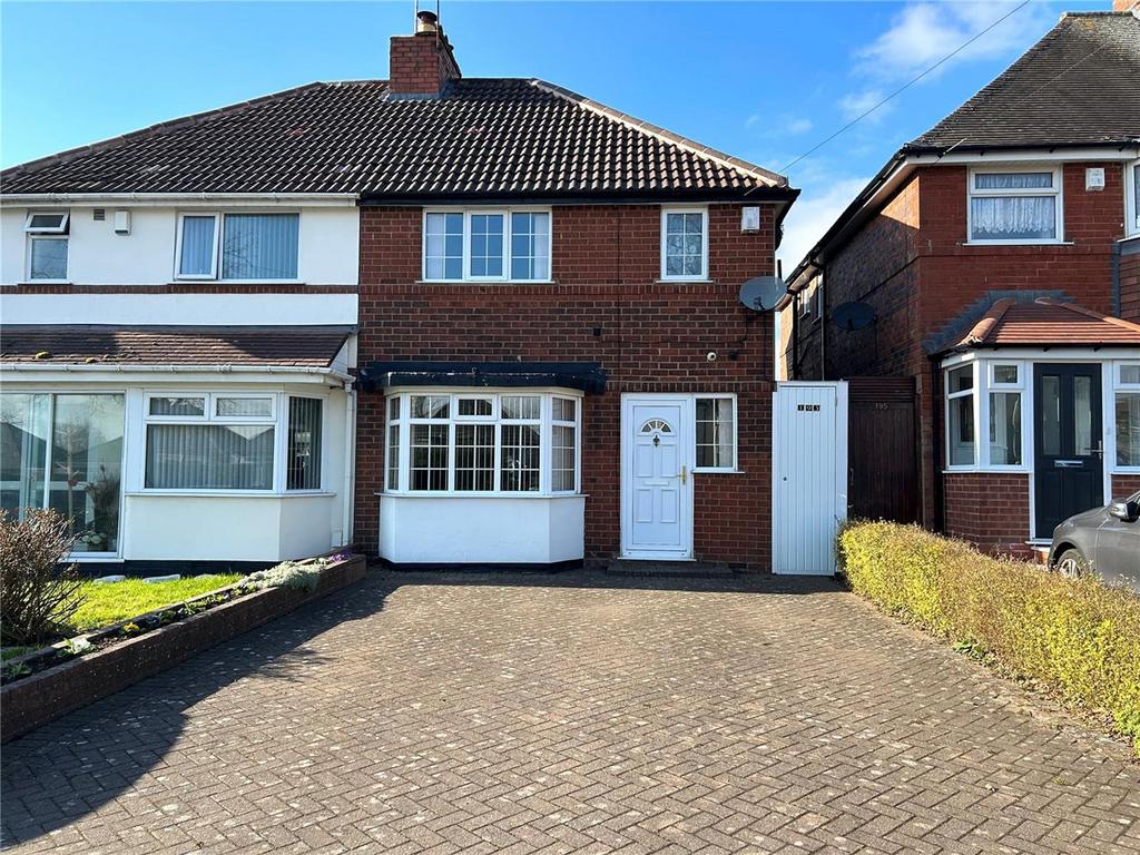Spies Lane, Halesowen, West Midlands 3 bed semidetached house for sale