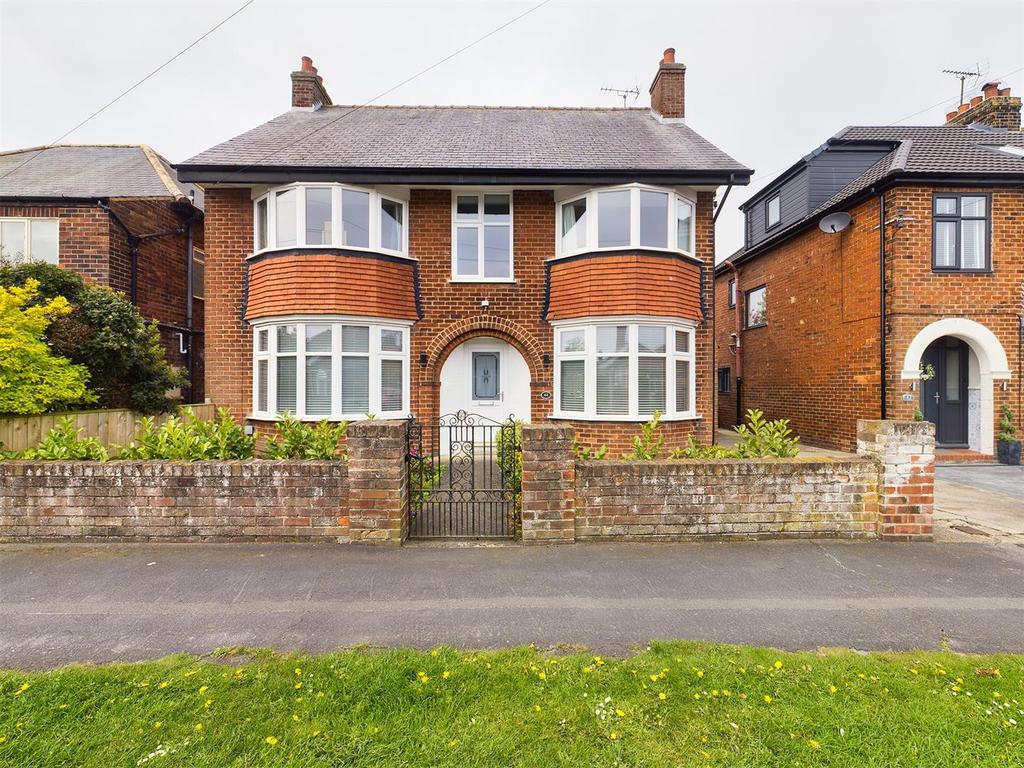 Rosebery Avenue, Bridlington 4 bed detached house for sale £369,950