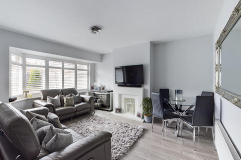 7 Bell Crescent, Coulsdon, CR5 3RX