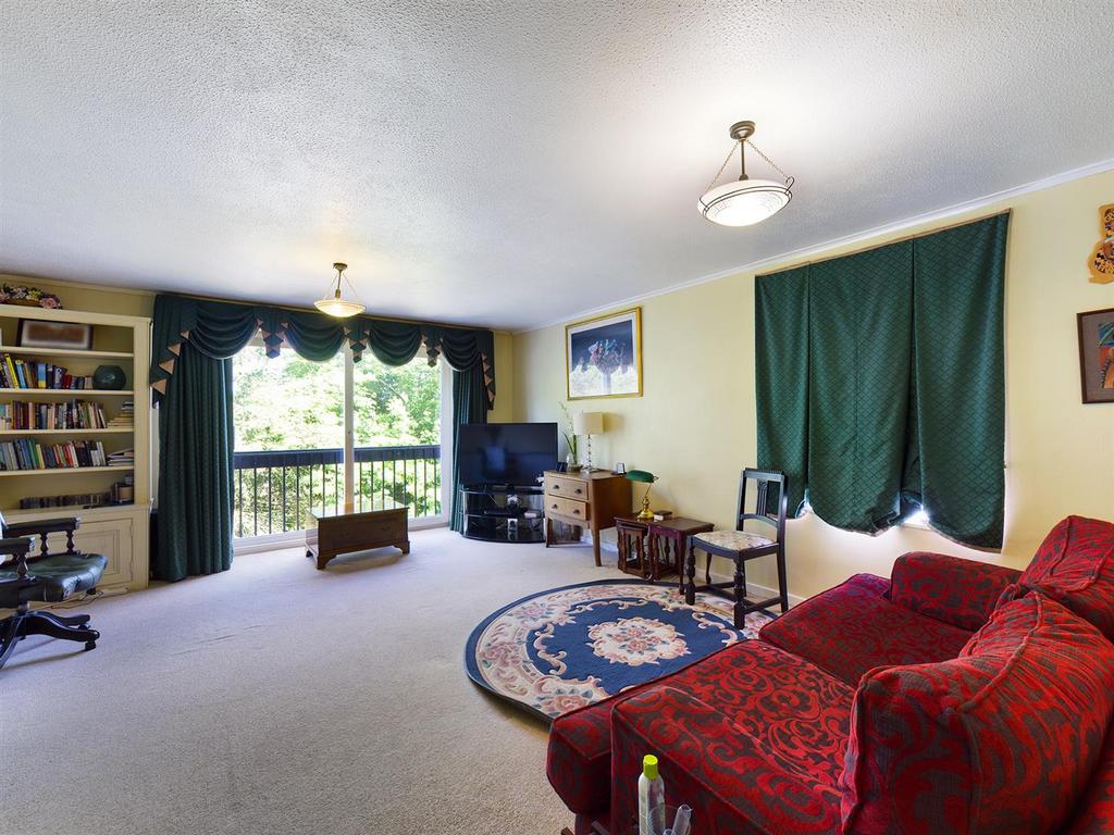 Brookscroft, Linton Glade, Croydon 4 bed end of terrace house £450,000