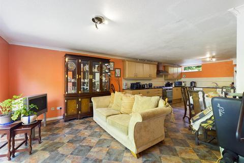 61 Brookscroft, Croydon, CR0 9NB